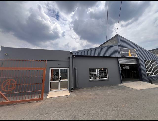 1,192M² WAREHOUSE TO LET IN SEBENZA